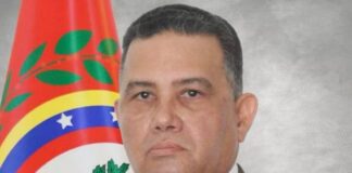 Gustavo González López Ministro de Defensa