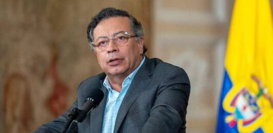 Gustavo Petro alertó un posible bombardeo desde Ecuador