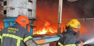Incendio Industrias Diana en Valencia