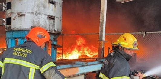 Incendio Industrias Diana en Valencia