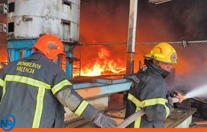 Incendio Industrias Diana en Valencia