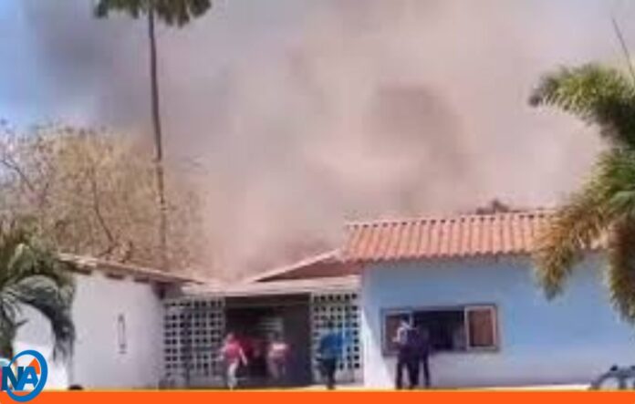 Incendio forestal Escuela Técnica Alfredo Pietri en San Joaquín