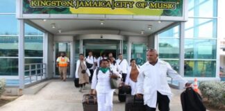 Jamaica suspende médicos cubanos