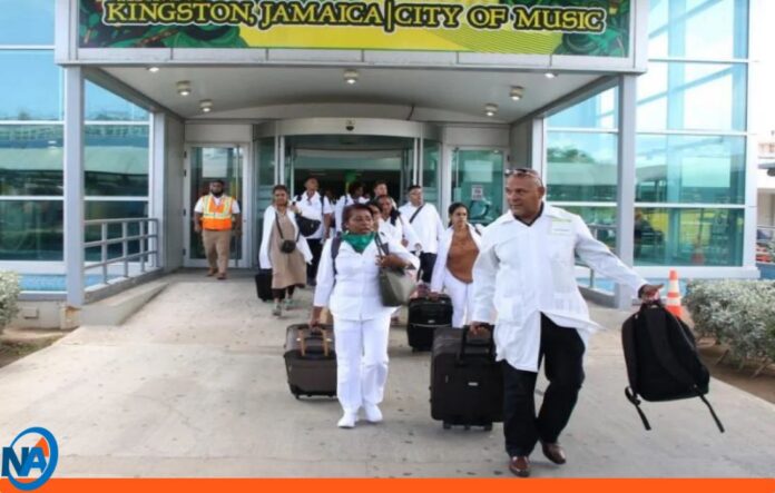 Jamaica suspende médicos cubanos