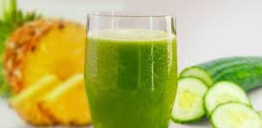 Jugo de pepino y piña