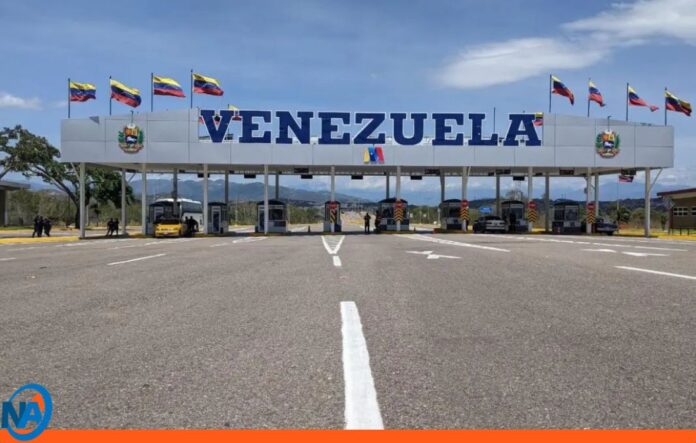 Puente Atanasio Girardot paso cerrado