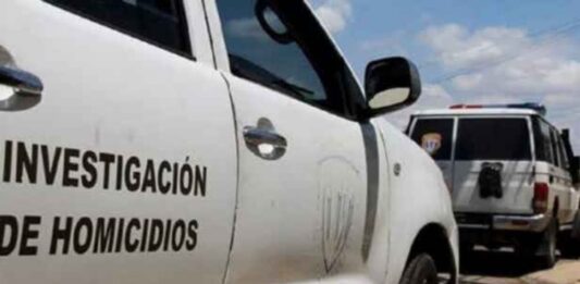 hallan el cuerpo de mujer enterrado patio de una casa