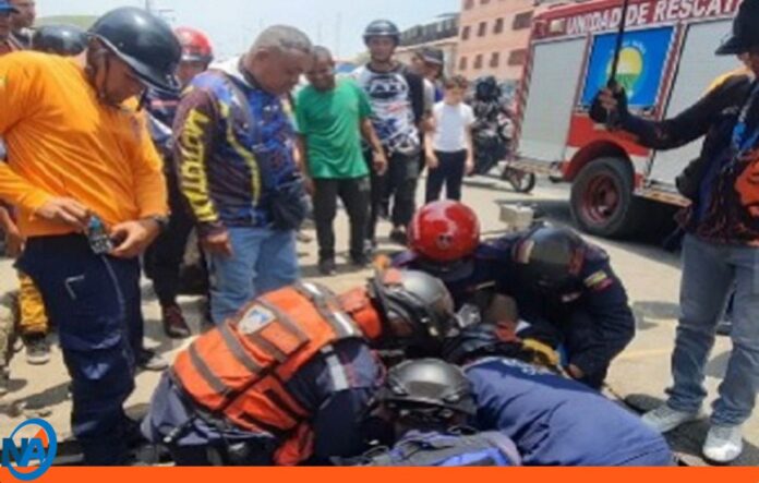 Bomberos Cojedes niño alcantarilla Bomberos Cojedes niño alcantarilla