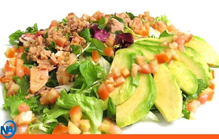 Ensalada de aguacate y atún Ensalada de aguacate y atún
