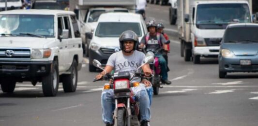 Falcón restringe tránsito motocicletas