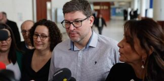 Francia: Profesora inhabilitada por acoso alumna
