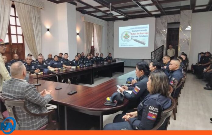 Funcionarios policiales participaron en conversatorio Bienes Públicos Carabobo Funcionarios policiales participaron en conversatorio Bienes Públicos Carabobo