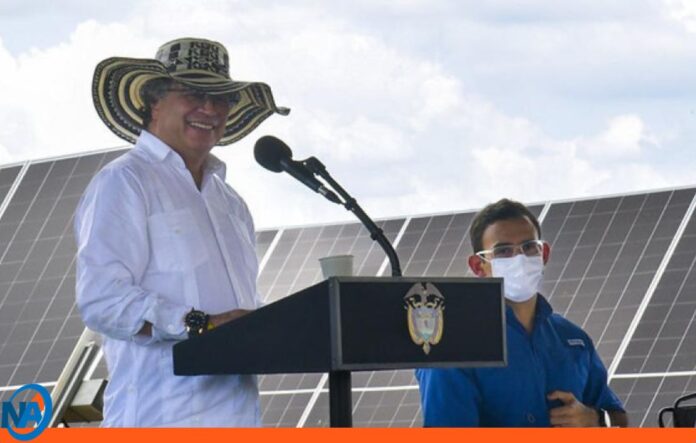 Gustavo Petro envío paneles solares a Cuba Gustavo Petro envío paneles solares a Cuba