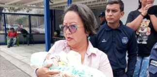 Hallan a bebé recién abandonada en Hospital JM
