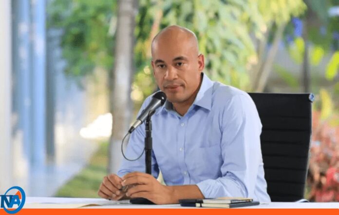 Héctor Rodríguez anuncia entrega lentes docente Héctor Rodríguez anuncia entrega lentes docente