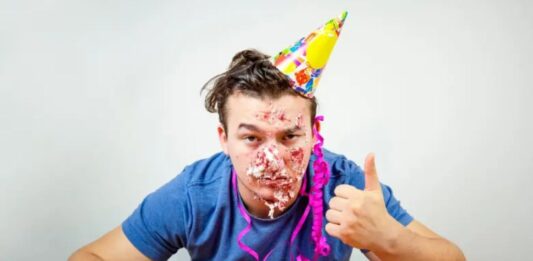 Tres muertos dejó broma con torta cumpleaños