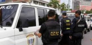 José Antonio Acuña capturado por fotos intimas