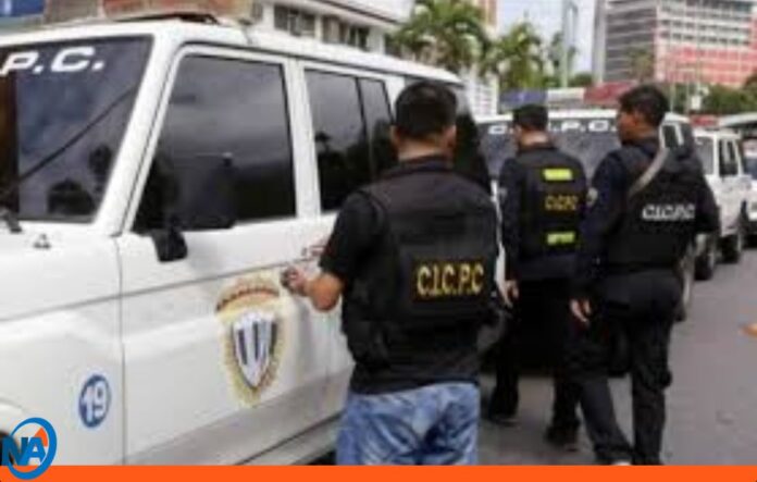 José Antonio Acuña capturado por fotos intimas