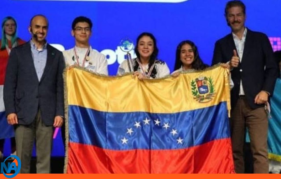 Joven venezolana oro en robótica en Türkiye 1-1