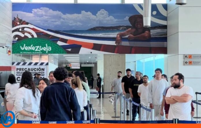 Llegan 151 migrantes Aeropuerto Maiquetía Llegan 151 migrantes Aeropuerto Maiquetía
