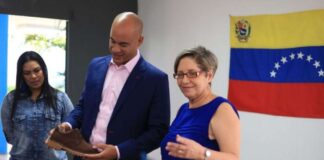 Plan de dotación escolar en Venezuela
