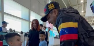 Retornan 263 venezolanos desde EE.UU.