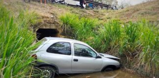 Vehículo canal de aguas pluviales Naguanagua