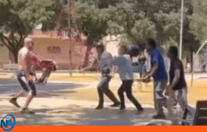 Detenido hombre por apuñalar expareja parque en España (1) Detenido hombre por apuñalar expareja parque en España