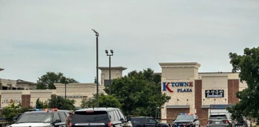 Dos muertos deja tiroteo supermercado Texas
