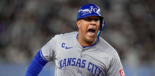 Salvador Pérez MLB