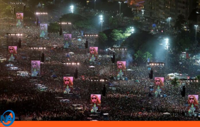 Shakira en Copacabana, (2) Shakira en Copacabana,