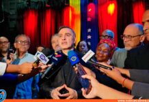 Tarek William Saab reafirmó ante estudiantes la defensa de la venezolanidad Tarek William Saab estudiantes liceo Fermín Toro