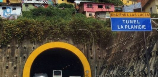 restringen paso túneles Caracas