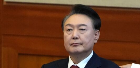 Condena a expresidente surcoreano