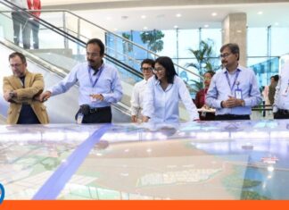 Delcy Rodríguez inspecciona la refinería de Jamnagar en India Delcy Rodríguez refinería Jamnagar