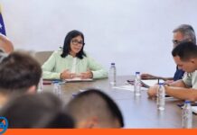 Delcy Rodríguez suspende clases
