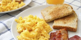 Huevos revueltos con avena
