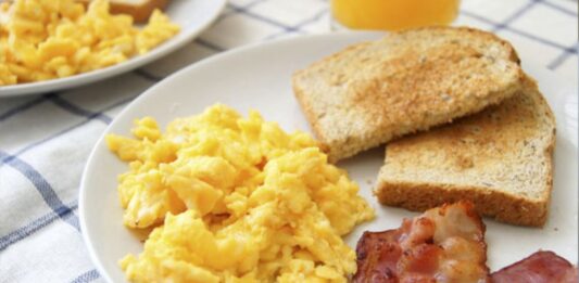 Huevos revueltos con avena
