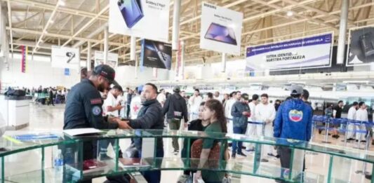 Llegan 109 repatriados desde Estados Unidos