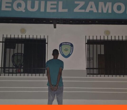Monstruo Carlos abusar hermanos