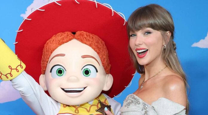 Taylor Swift sorprende en el estreno de ‘Toy Story 5’ Taylor Swift Toy Story 5