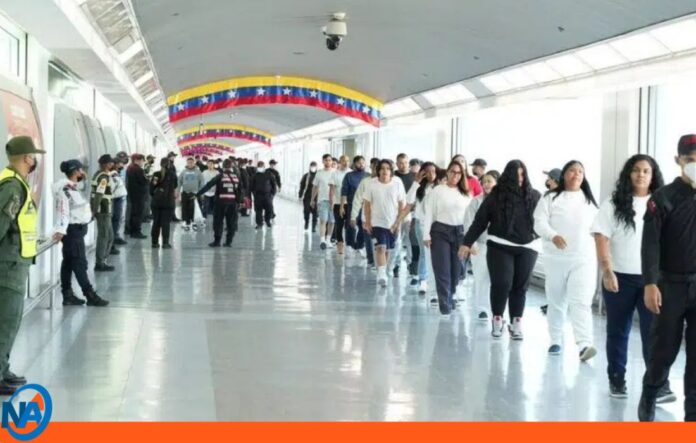 Venezolanos repatriados vuelo Miami