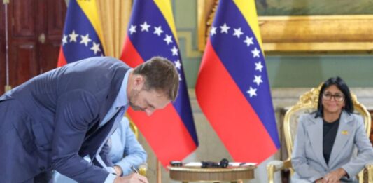 Venezuela y Shell firman acuerdo histórico