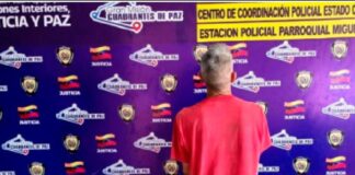 detenido hombre acosar adolescentes