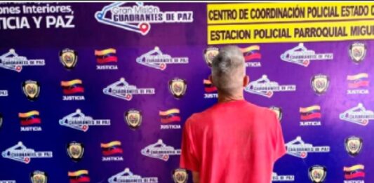 detenido hombre acosar adolescentes