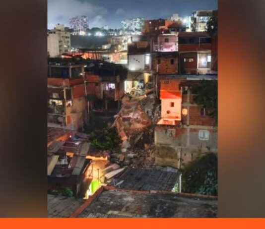 lluvias Caracas derrumbe viviendas