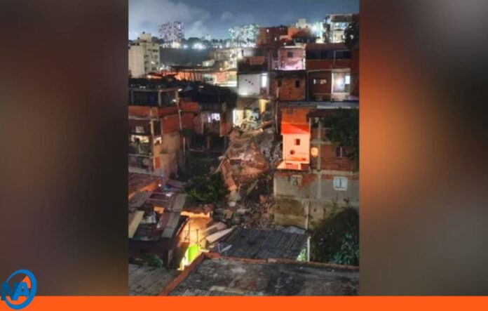 lluvias Caracas derrumbe viviendas