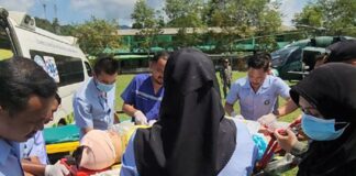 policías heridos ataque con explosivo Tailandia