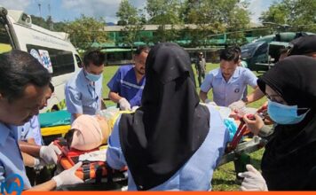 policías heridos ataque con explosivo Tailandia