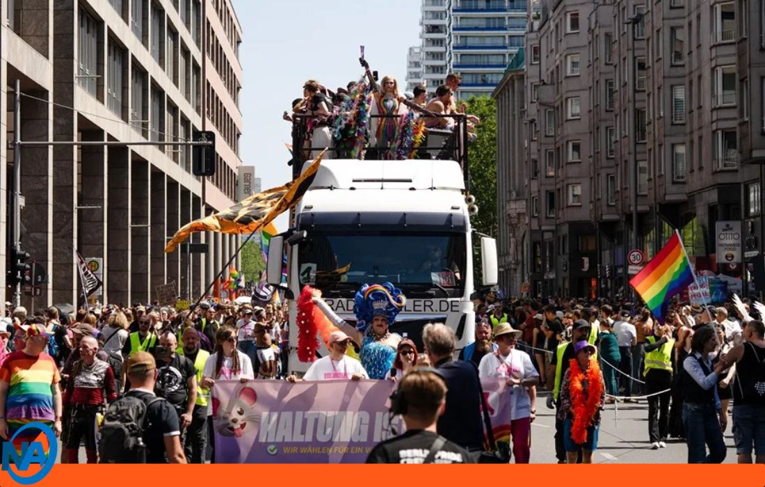 Berlín: Vehículo Día del Orgullo LGTBI 1-1